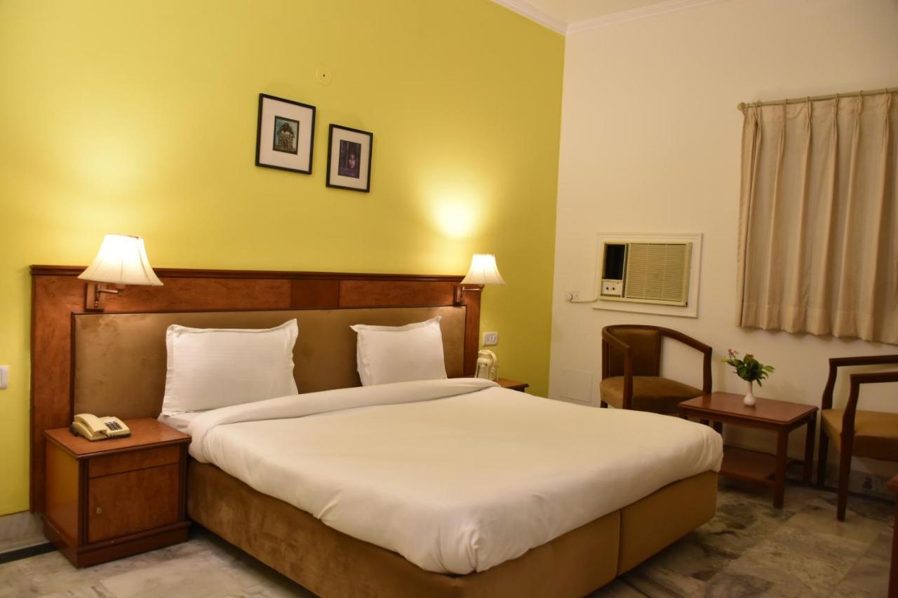 Greenwood Hotel Кхаджурахо Экстерьер фото