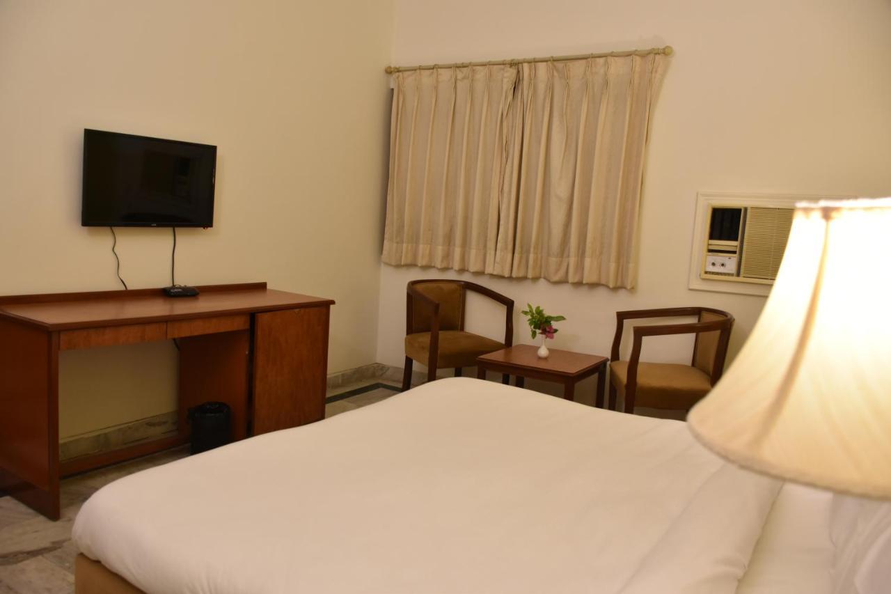 Greenwood Hotel Кхаджурахо Экстерьер фото