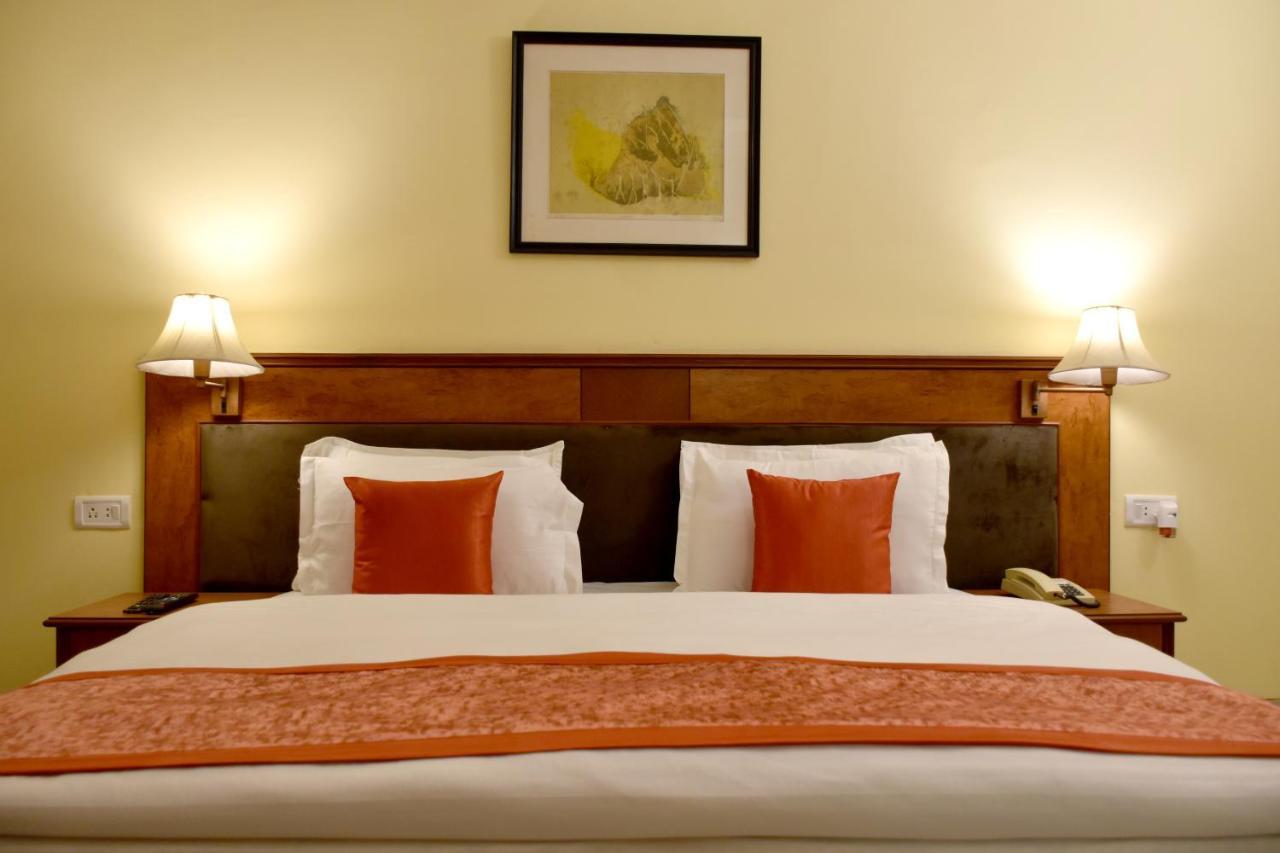 Greenwood Hotel Кхаджурахо Экстерьер фото