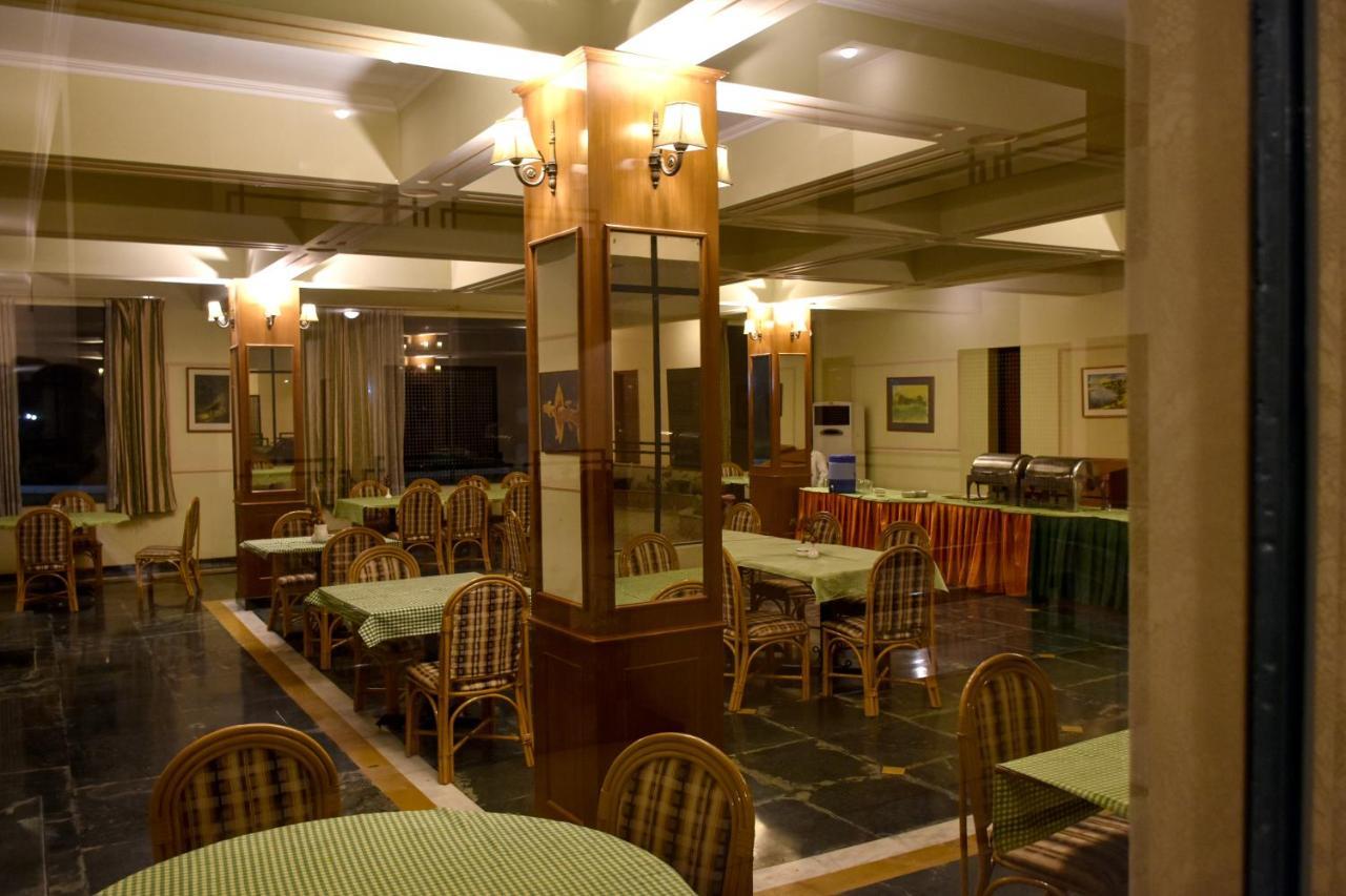 Greenwood Hotel Кхаджурахо Экстерьер фото