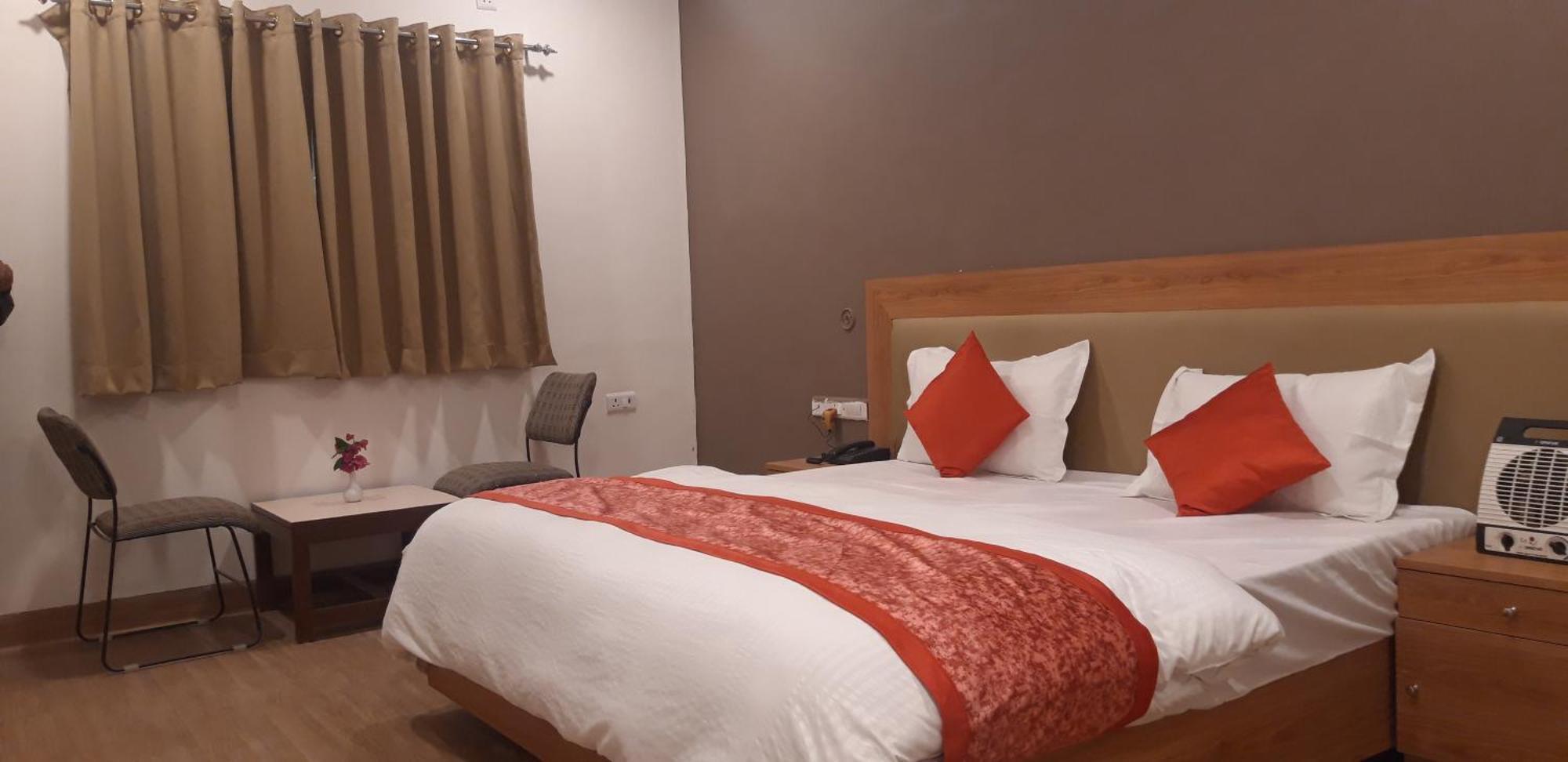 Greenwood Hotel Кхаджурахо Экстерьер фото